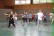 Die Tanzlehrerin Eleni Schwenteit´übt mit den 15 Gruppenmitgliedern einen Tanz ein.